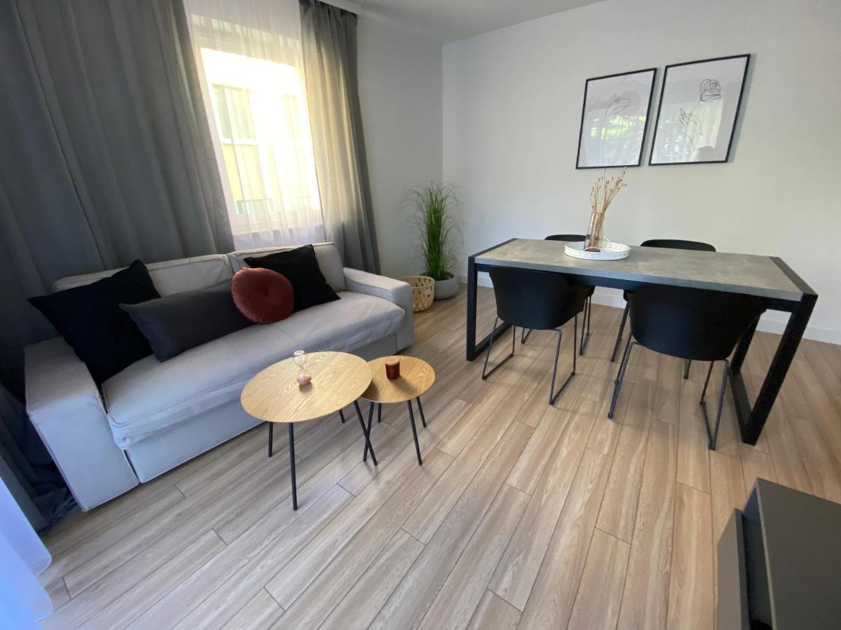 Apartament Moonapart Torun Appartamento Esterno foto