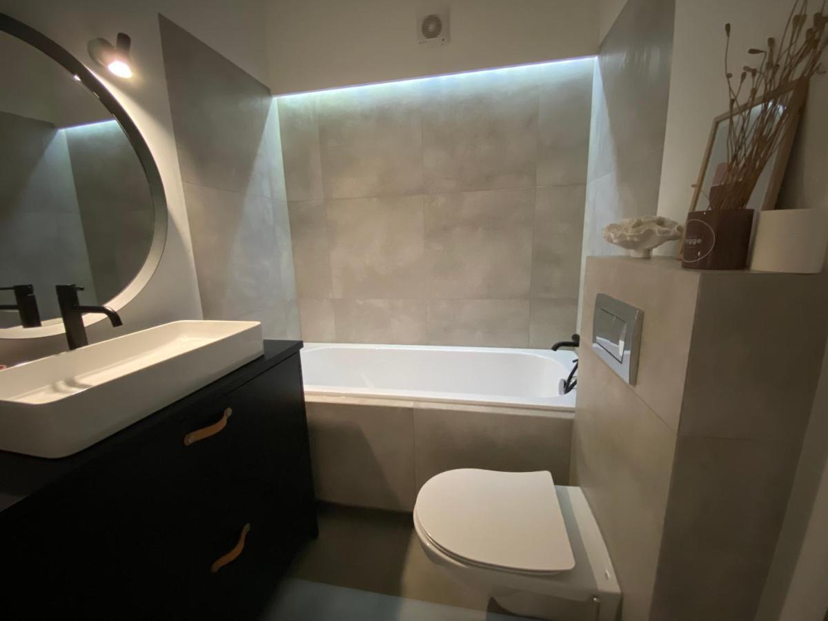 Apartament Moonapart Torun Appartamento Esterno foto